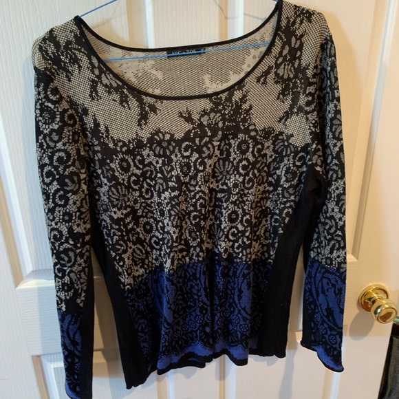 Nic and Zoe sweater with scoop neck - Picture 1 of 4